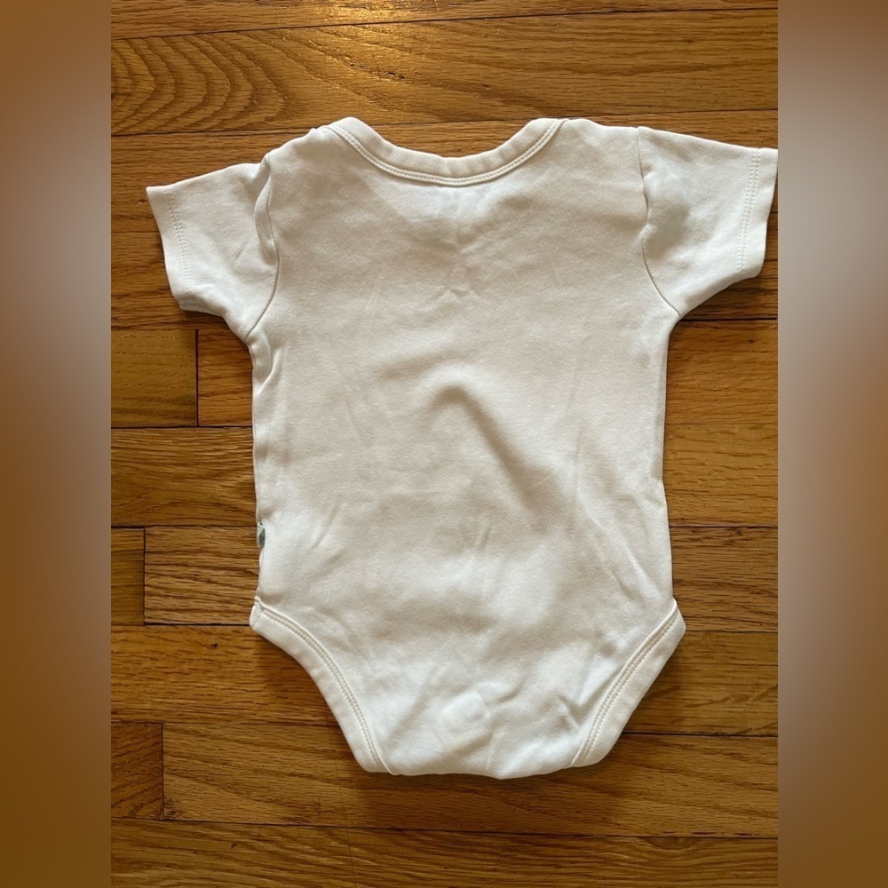 Finn + Emma | onesie | baby unisex 6-9mo - Picture 4 of 5